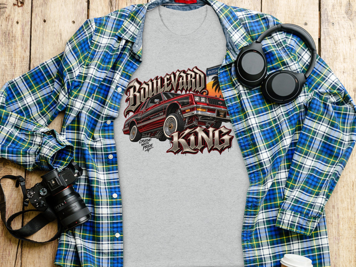 Grey t-shirt with "Boulevard King" graphic featuring a red car and palm trees.
